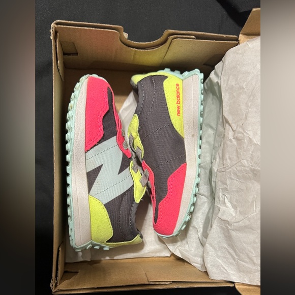 New Balance 327 Pink/Gray Toddler Shoes Sneakers IH327PW1- Size 5 - Picture 3 of 10